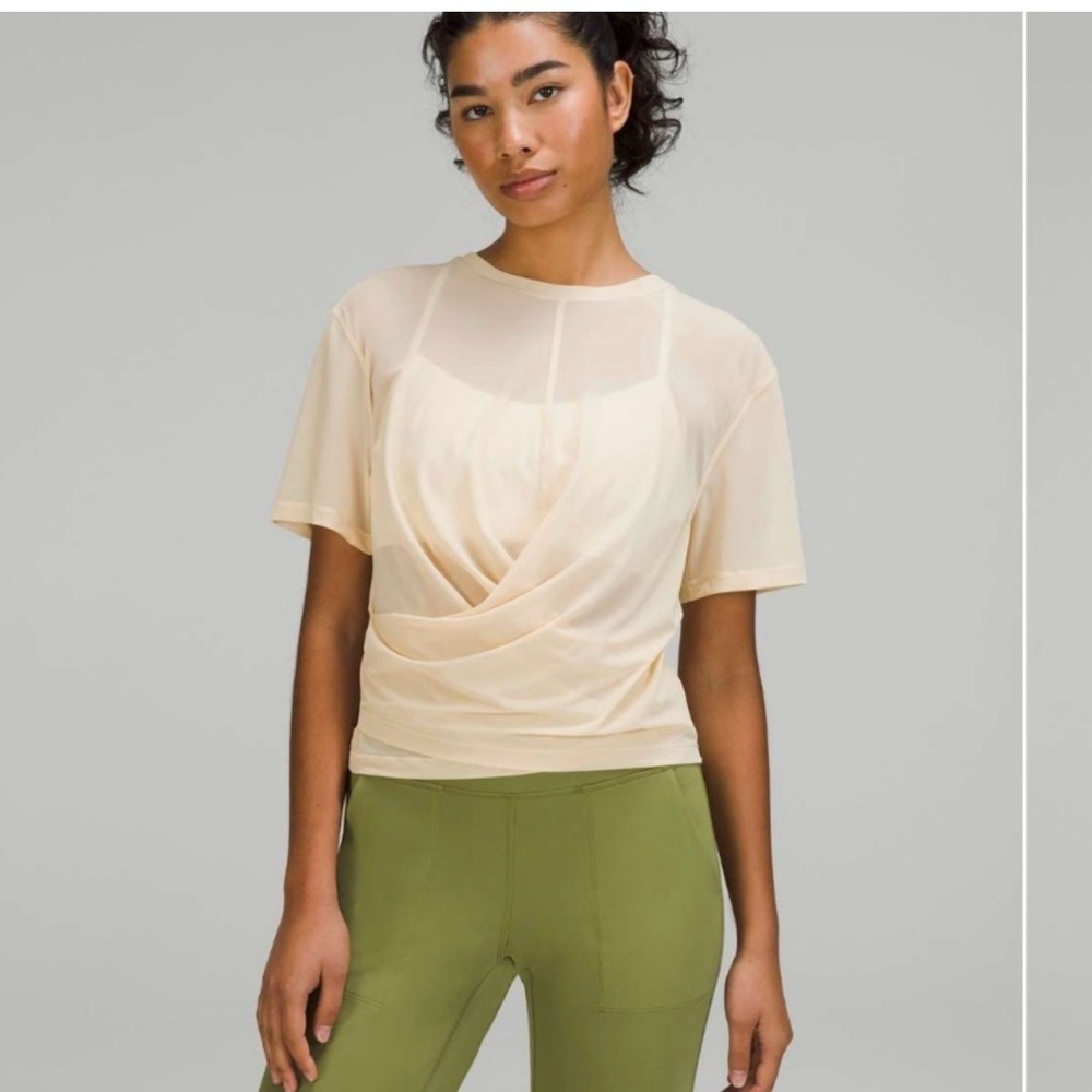 Lululemon Lightweight Mesh Reversible Yoga T-Shirt Prosecco Workout Fitness